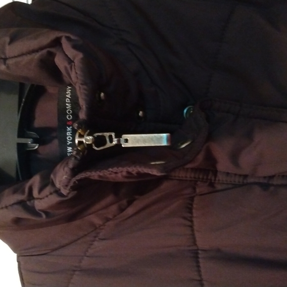 Brown puff vest size large by New York and company - Picture 3 of 4